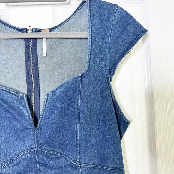 FREE PEOPLE Size M Denim Bodycon‎ Mini Dress Sweetheart Festival Coastal Cowgirl - Picture 3 of 6